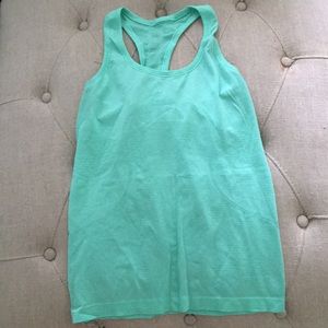 Light green Lululemon tank top size 6?
